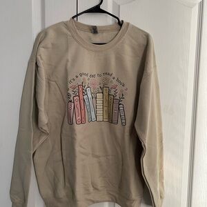 Gildan Tan Sweatshirt with Book Graphic